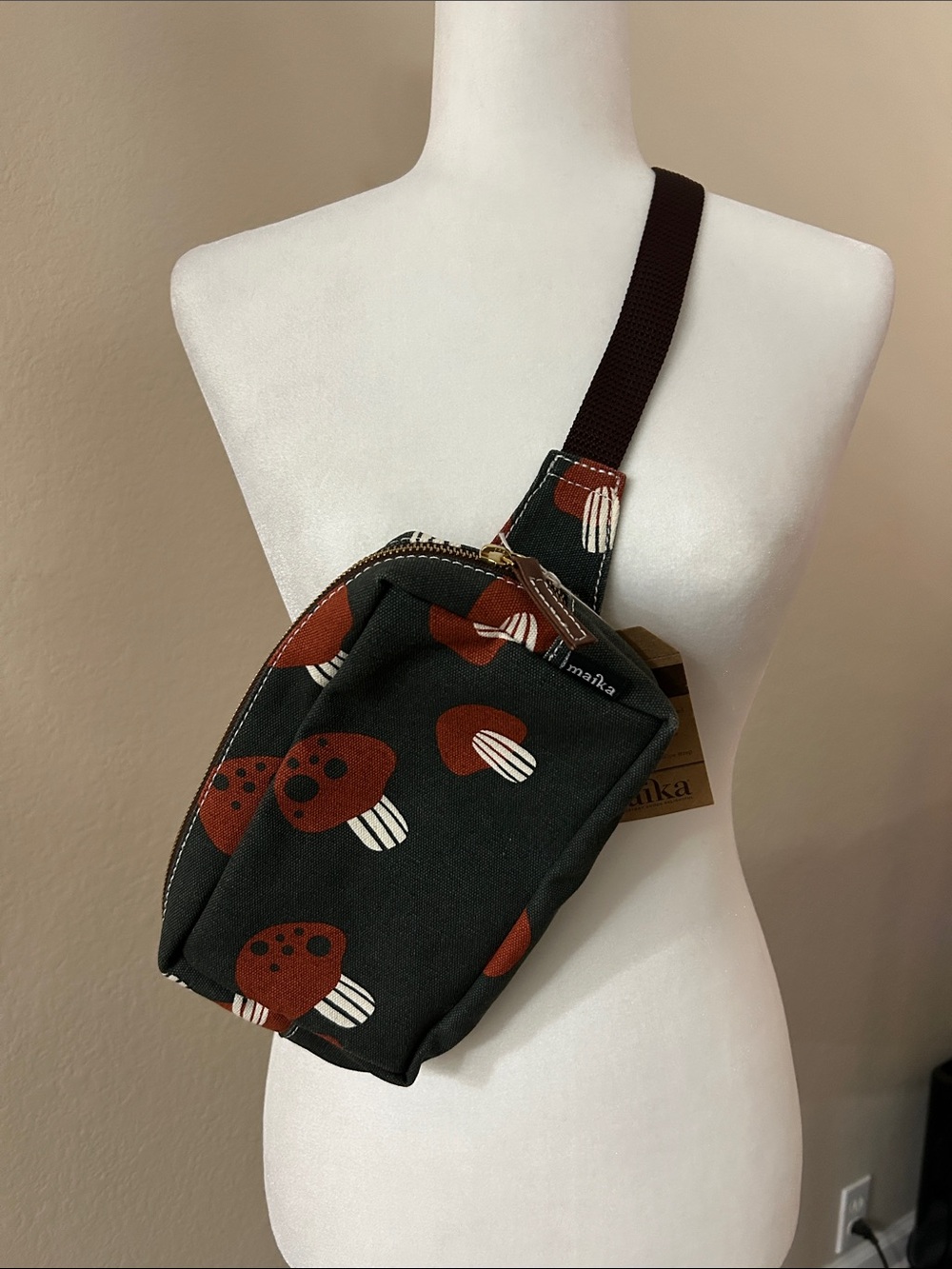 Maika Mendocino Charcoal Grey and Rust Mushroom Fanny Pack or Crossbody bag - Picture 9 of 9